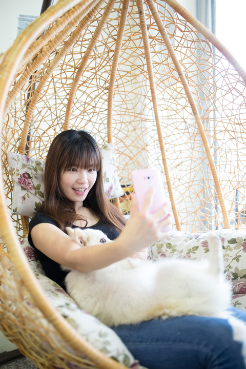 最超值的自拍神機,ASUS ZenFone Selfie 女孩不需再煩惱素顏自拍問題