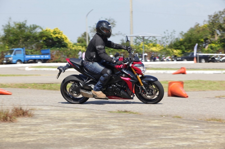 SUZUKI 新竹安駕GSX-S1000 & V-STROM 1000騎乘心得分享