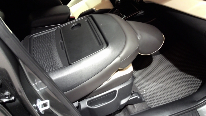 實用至上-KIA Carens CRDi 我的家庭MPV