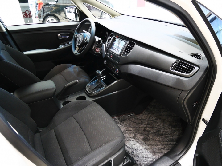 80萬>160萬? 試了KIA Carens CRDi 就知道為什麼了 — 「KIA Carens CRDi 我的家庭MPV」試乘體驗
