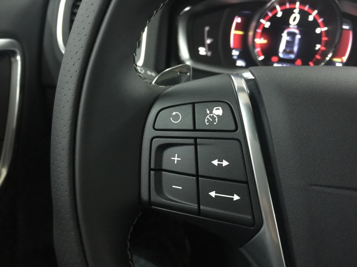 安全與動力的完美結合~VOLVO V60 R-design 試駕活動心得分享