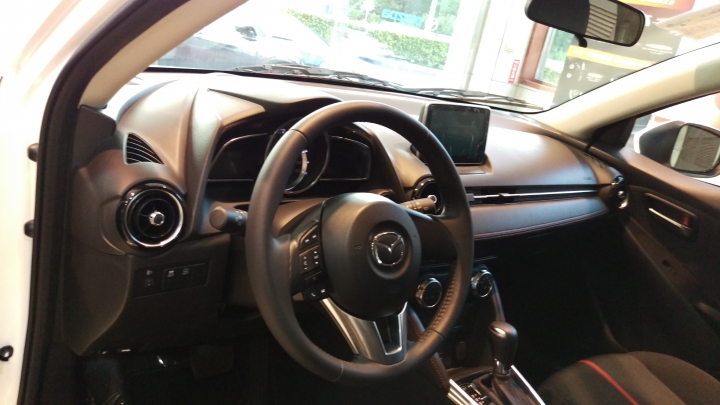 Mazda 2 賞車分享