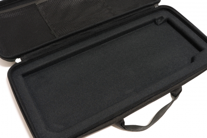 【開箱】Razer 黑寡婦 TE Stealth Chroma + Shine 4 & KBT 古式鍵帽