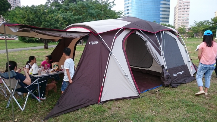 開帳了!! 兩家的新帳篷Coleman II room CM22110 氣候達人