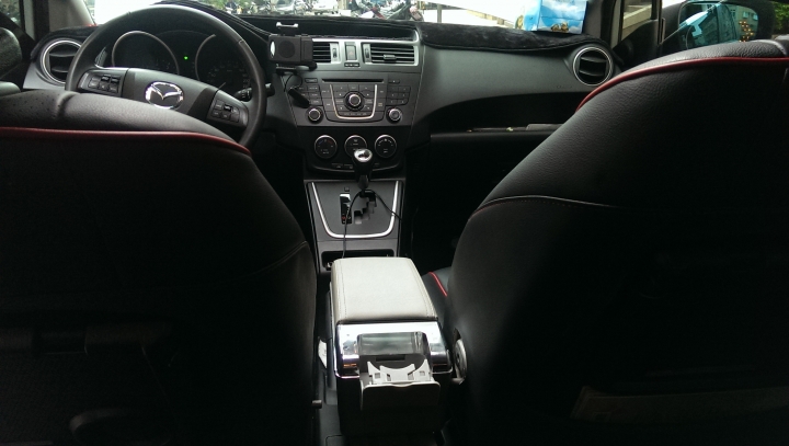 NEW MAZDA5 中央扶手改裝