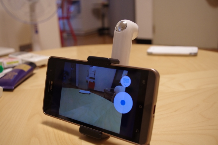 HTC RE 手機架??? 手機 RE架???