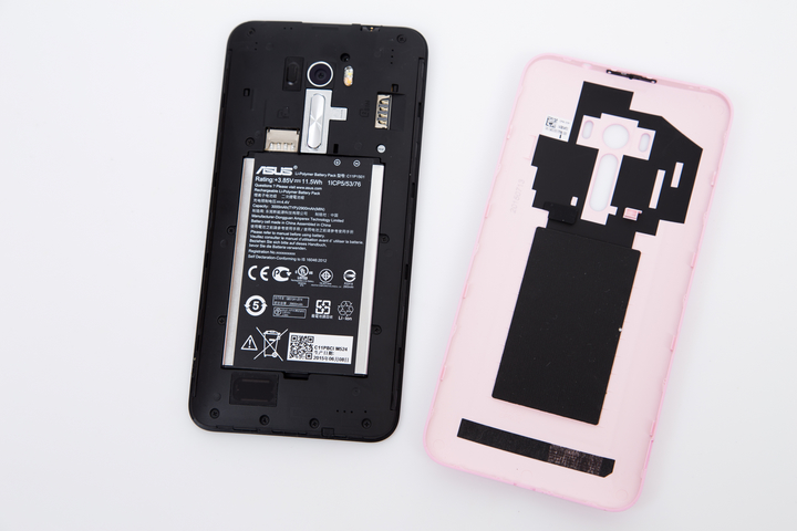 最超值的自拍神機,ASUS ZenFone Selfie 女孩不需再煩惱素顏自拍問題