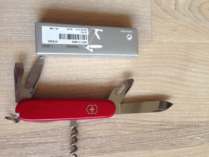 『開箱』Victorinox 維氏 INOX 軍事標準專業套組錶