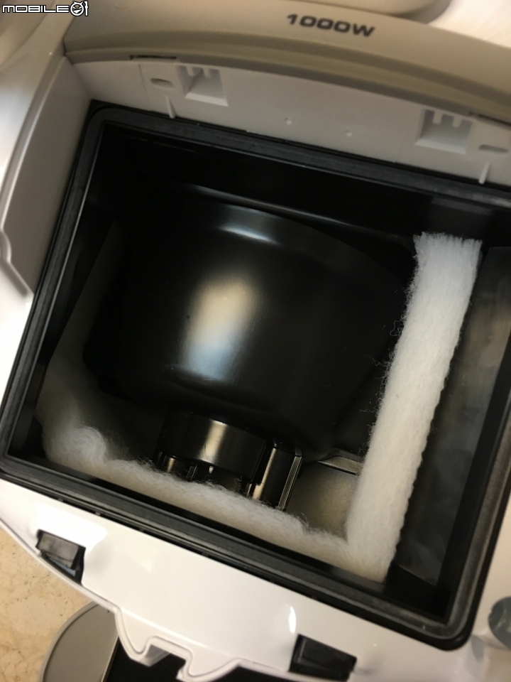 平價打掃的好幫手!伊萊克斯吸塵器-ZCS2000