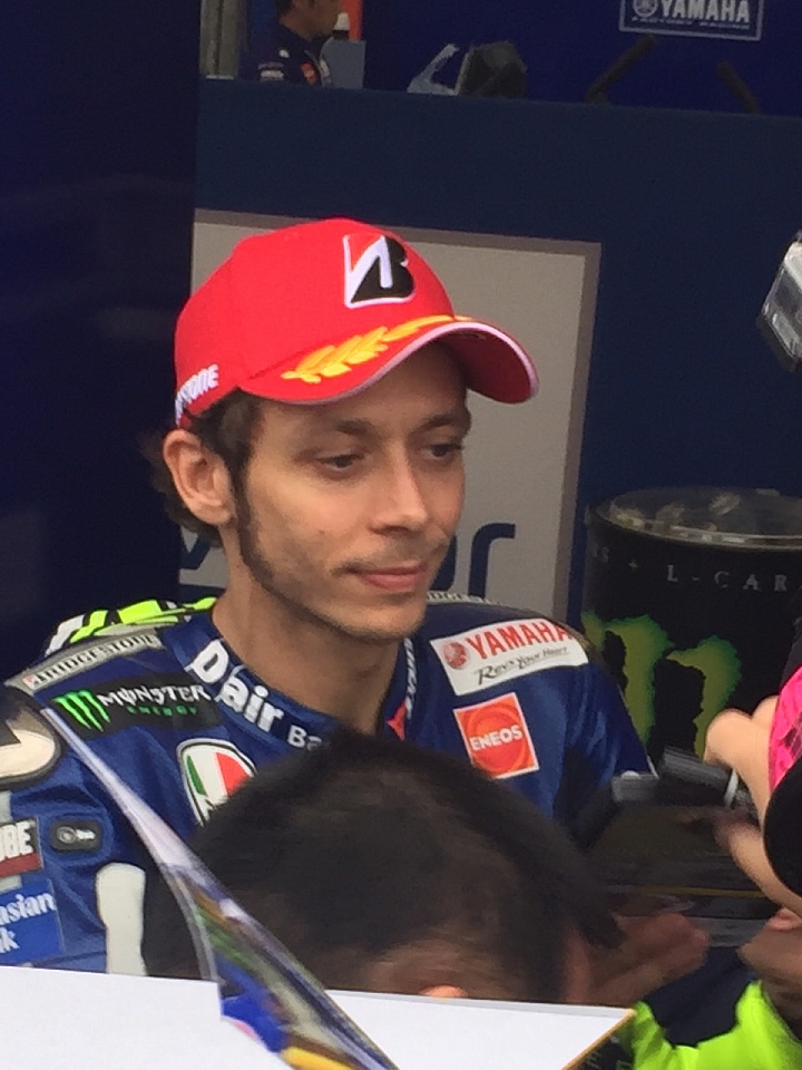 【暗爽得內傷文】MOTOGP Rossi 簽名入手   全日本壓馬路(株)