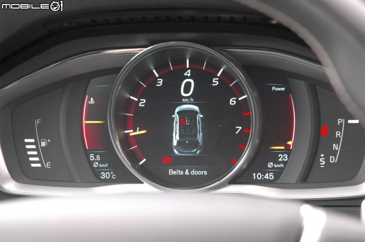 VOLVO V60 T6 R-Design 306 HP強悍馬力勁道十足