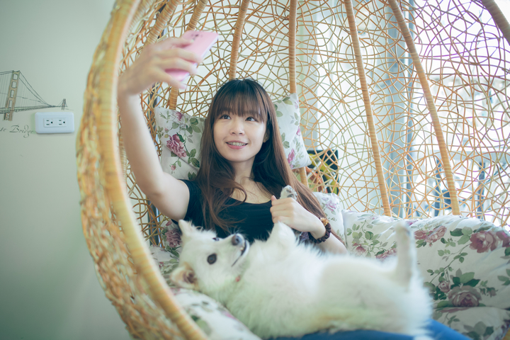 最超值的自拍神機,ASUS ZenFone Selfie 女孩不需再煩惱素顏自拍問題