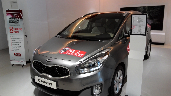 實用至上-KIA Carens CRDi 我的家庭MPV