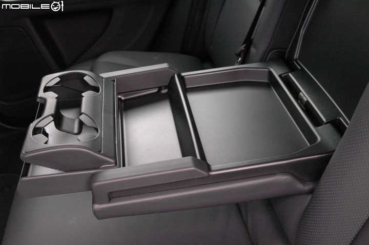 VOLVO V60 T6 R-Design 306 HP強悍馬力勁道十足