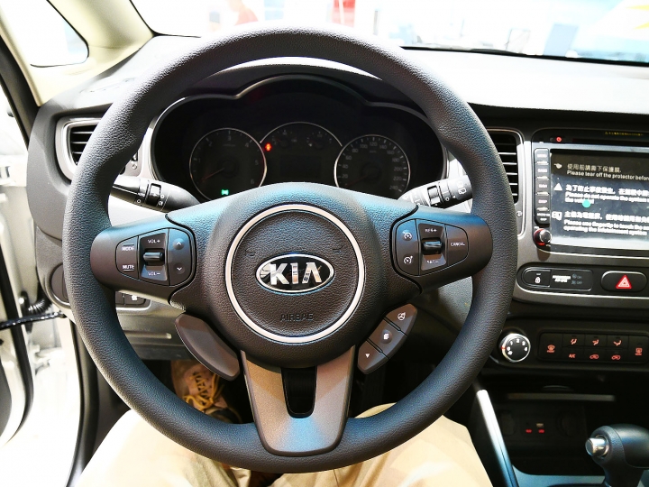 80萬>160萬? 試了KIA Carens CRDi 就知道為什麼了 — 「KIA Carens CRDi 我的家庭MPV」試乘體驗