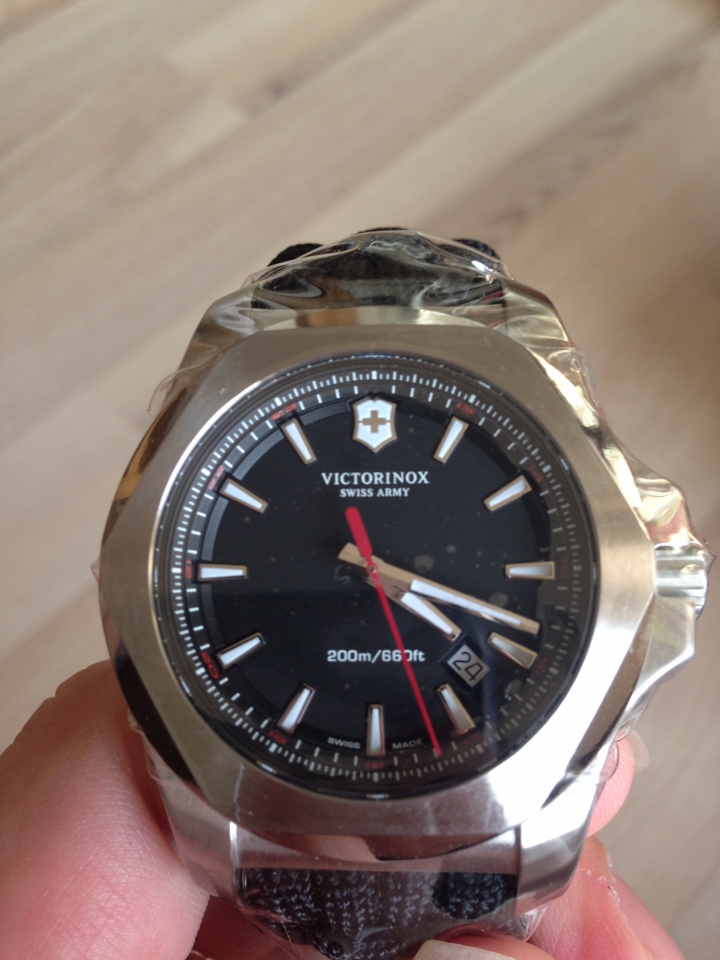 『開箱』Victorinox 維氏 INOX 軍事標準專業套組錶