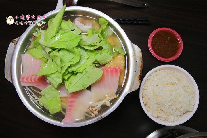 【台中美食】現輾台灣米熊青,現輾現煮進駐知名平價小火鍋「五路鍋聖工學店」嚐鮮趣。