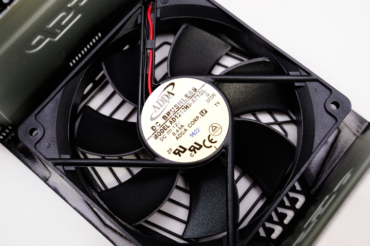 售價更加近人,全漢 AURUM V 金鈦極 V 550W 電源供應器開箱測試