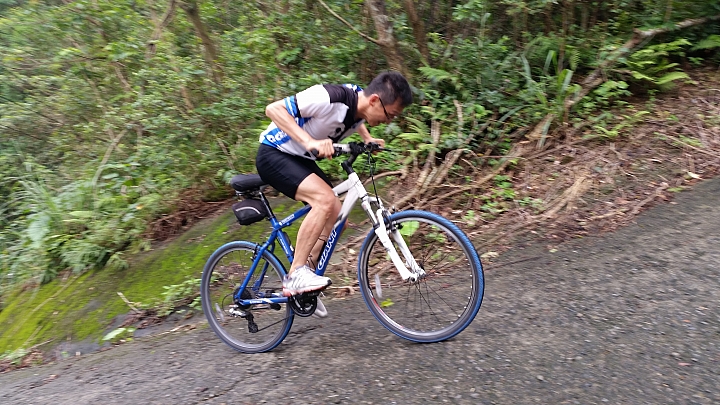 單車騎陡坡瘦的特別快我要挑戰這位大大的陡坡排行榜