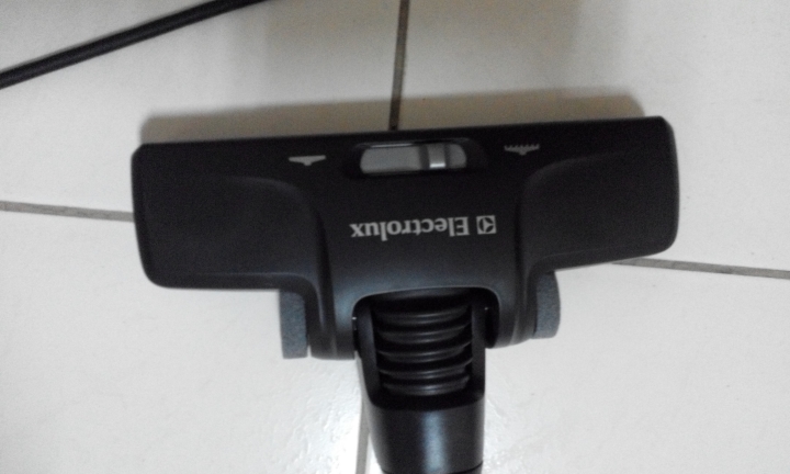 Electrolux伊萊克斯ZUOM9922CB吸塵器使用分享