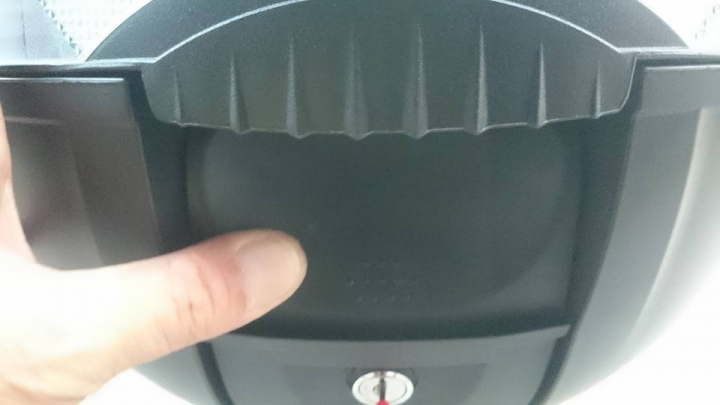 KYMCO V2-125+ 加裝33公升行李箱