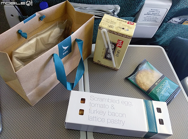 國泰航空 CX881 洛杉磯-香港 特選經濟艙搭乘體驗
