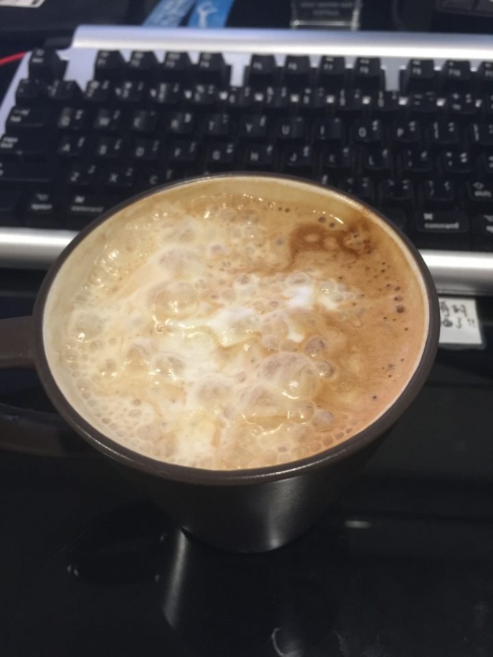 拉完花的咖啡,奶泡消散的快?