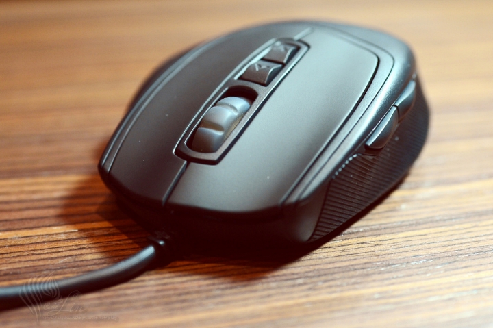 【不專業開箱】電競滑鼠《Cooler Master:CM Storm Xornet II》RGB人體工學右手爪握式設計