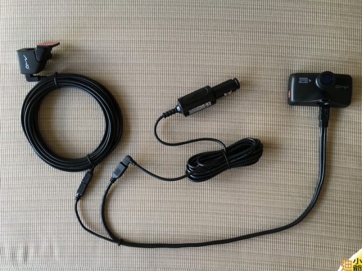 開箱:Mio 688D 雙鏡頭行車紀錄器開箱