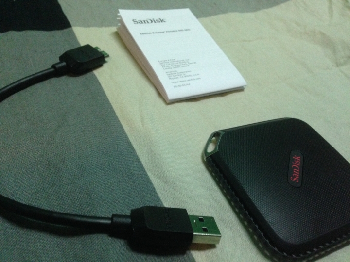 【簡陋開箱】SanDisk Extreme500 / 240GB 外接SSD