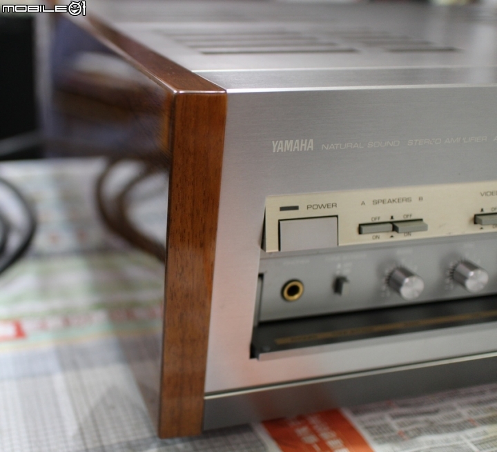 入手YAMAHA AX-2000 綜合擴大機(二樓新增先峰PD5000 CD機)