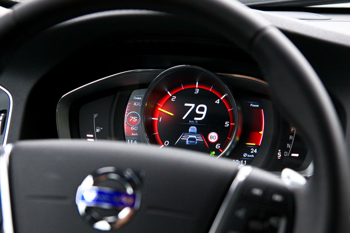 解放自我,我開V60 Cross Country,我在新北雙溪