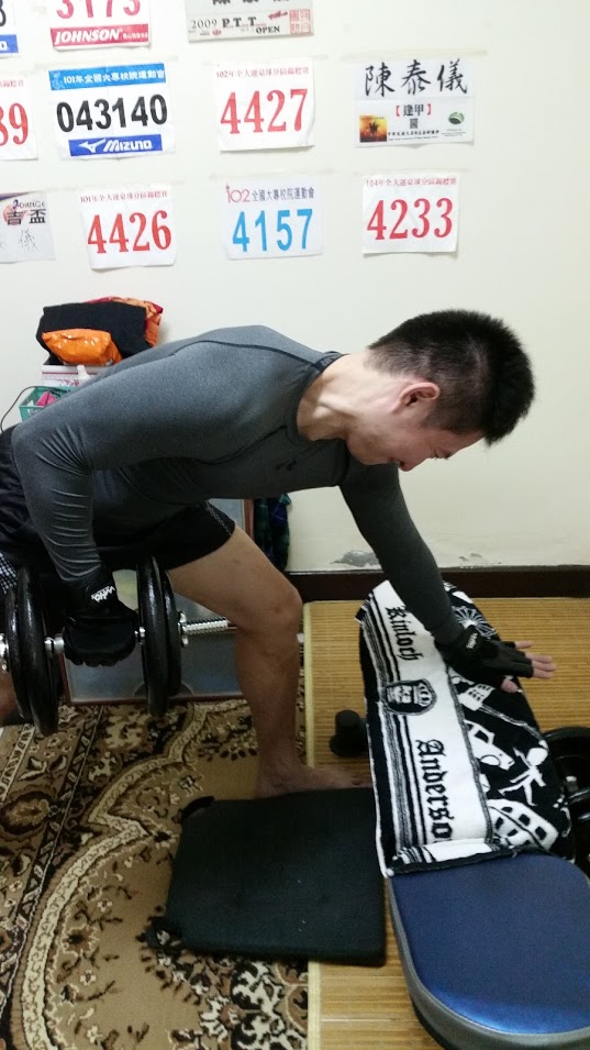 《UNDER ARMOUR 功能內著衣》心得文 (小轟菌)