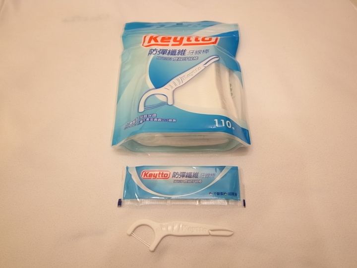 小小逸品,是每年我們一家要用掉3000根以上的重要家用品---牙線棒