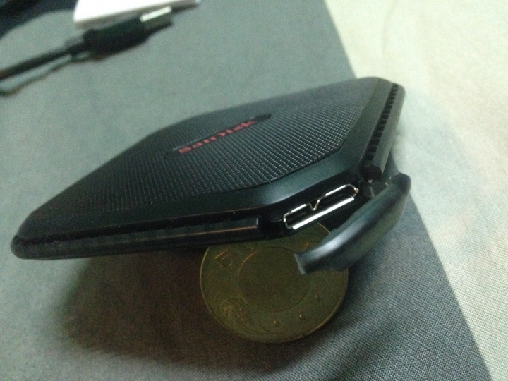 【簡陋開箱】SanDisk Extreme500 / 240GB 外接SSD