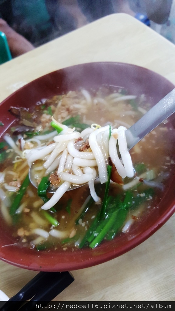 俗夠大碗的台東在地好味道~高工肉燥飯