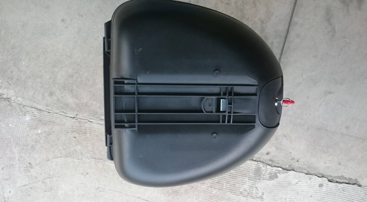 KYMCO V2-125+ 加裝33公升行李箱