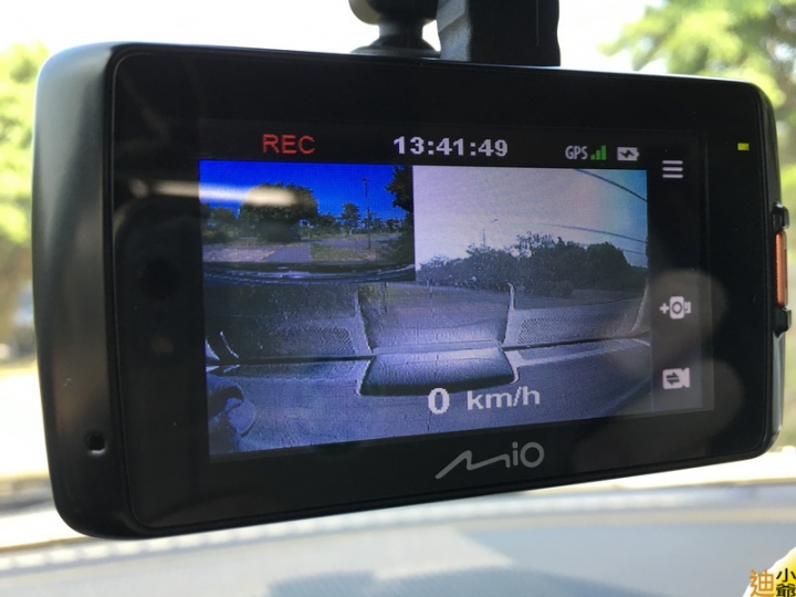 開箱:Mio 688D 雙鏡頭行車紀錄器開箱