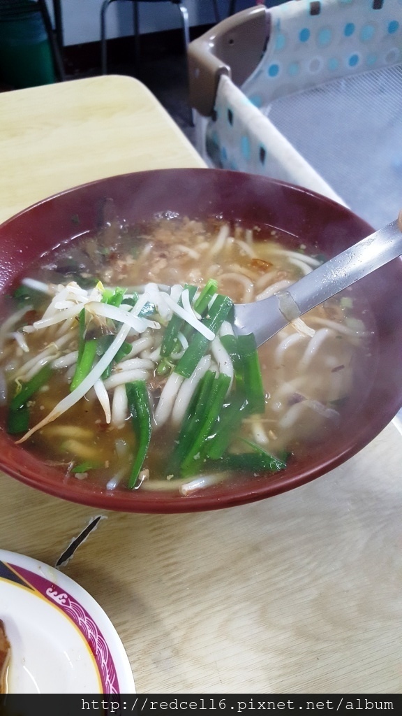俗夠大碗的台東在地好味道~高工肉燥飯