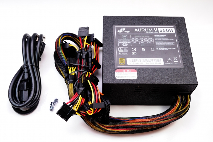售價更加近人,全漢 AURUM V 金鈦極 V 550W 電源供應器開箱測試