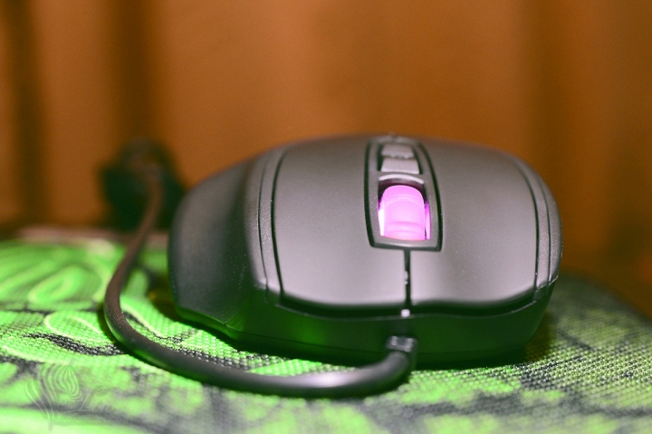 【不專業開箱】電競滑鼠《Cooler Master:CM Storm Xornet II》RGB人體工學右手爪握式設計