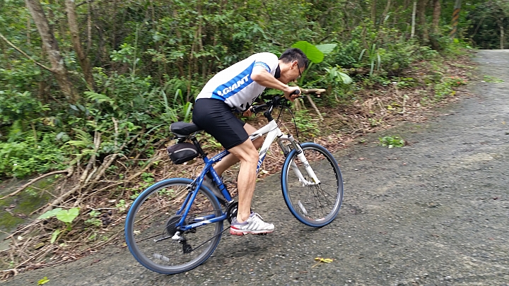 單車騎陡坡瘦的特別快我要挑戰這位大大的陡坡排行榜