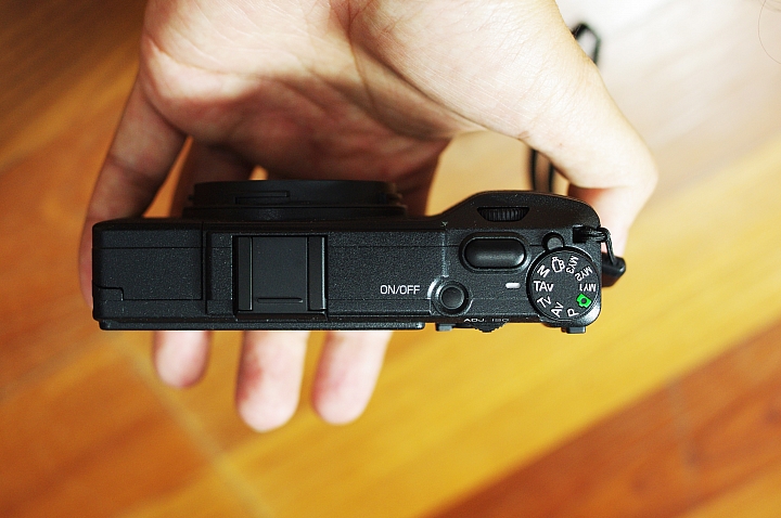 新一代的街拍名機 Ricoh GR II ~ 開箱和簡易評測