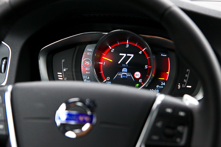 解放自我,我開V60 Cross Country,我在新北雙溪