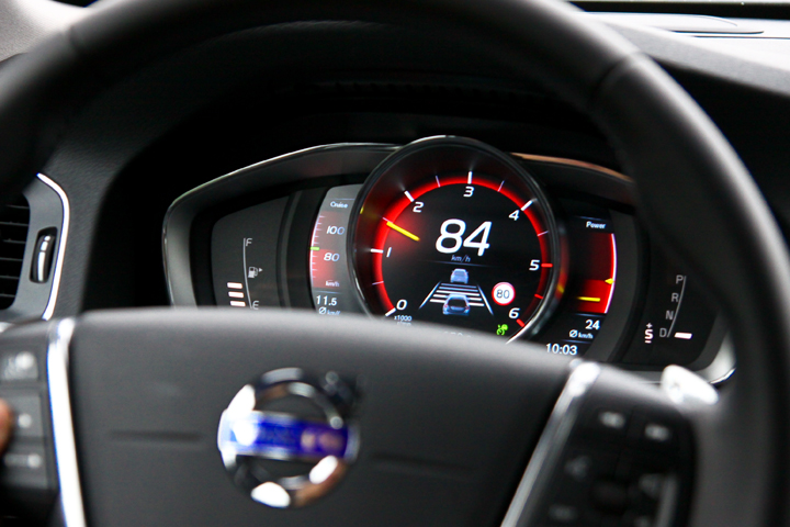 解放自我,我開V60 Cross Country,我在新北雙溪