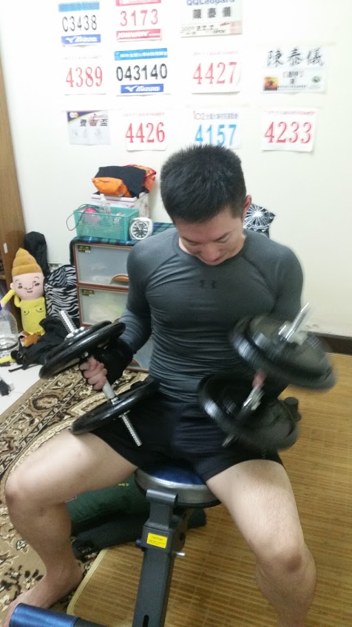 《UNDER ARMOUR 功能內著衣》心得文 (小轟菌)