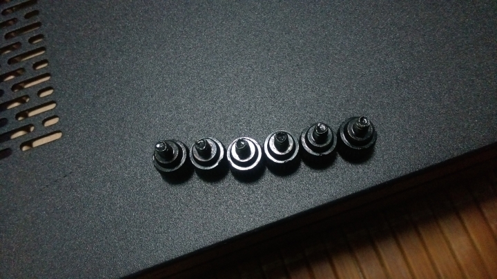 開箱 曜越 core p5 壁掛式
