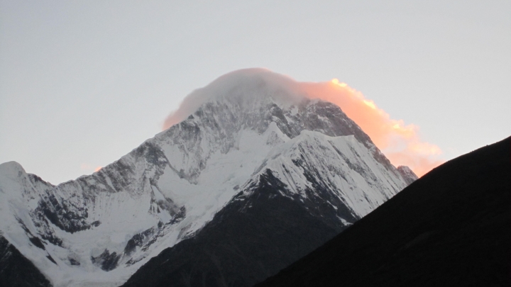 貢嘎雪山徒步