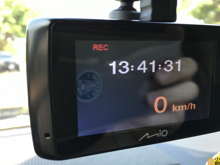 開箱:Mio 688D 雙鏡頭行車紀錄器開箱