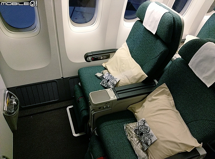 國泰航空 CX881 洛杉磯-香港 特選經濟艙搭乘體驗